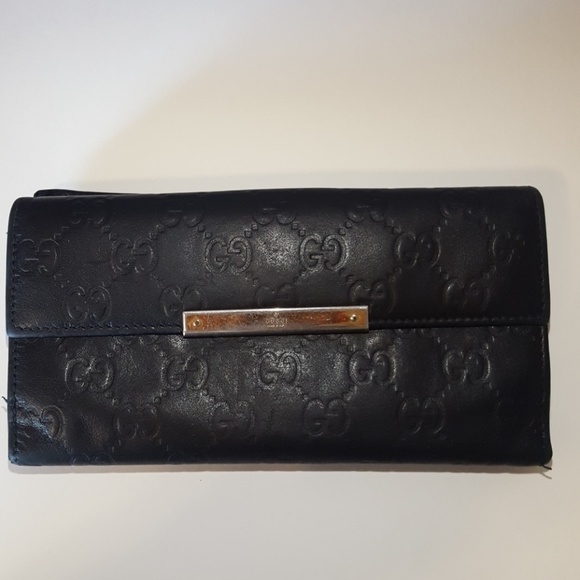 Authentic Gucci Wallet - Picture 1 of 8